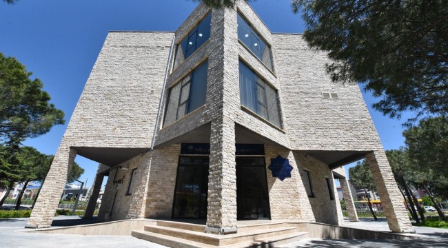 KARESİ MİLLET KIRAATHANESİ GENÇLERİN BULUŞMA NOKTASI