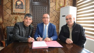 SANDIKLI GARDAŞ YARENLER DERNEĞİ EVİNİN DEVİR İMZALARI ATILDI