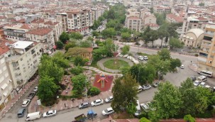 YUNUSEMRE'DEN 11 PARKTA ZEMİN YENİLEME ÇALIŞMASI