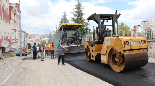 ASFALT SERİMİ DEVAM EDİYOR