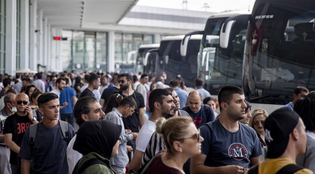 AŞTİ'de bayram yoğunluğu