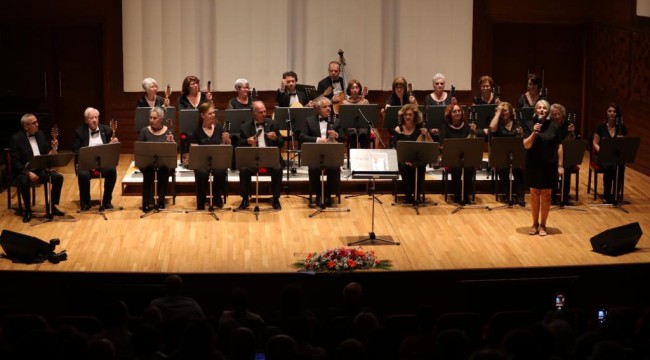 Bayraklı'nın 'Mandolin Orkestrası' büyüledi