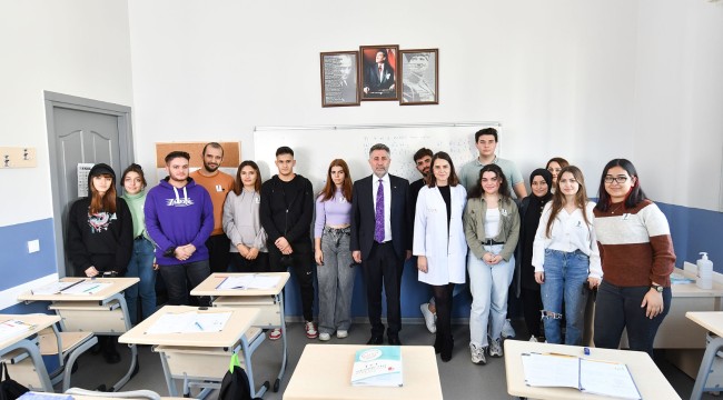 Bayraklı Sosyal Etkinlik Merkezi'nde kayıtlar başladı