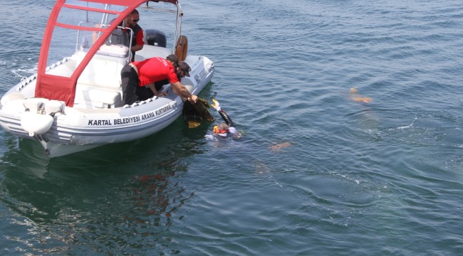 Denizin Dibinden Kilolarca Atık Çıkarıldı