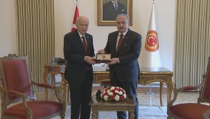 Mustafa Şentop, başkanlık görevini Devlet Bahçeli'ye devretti