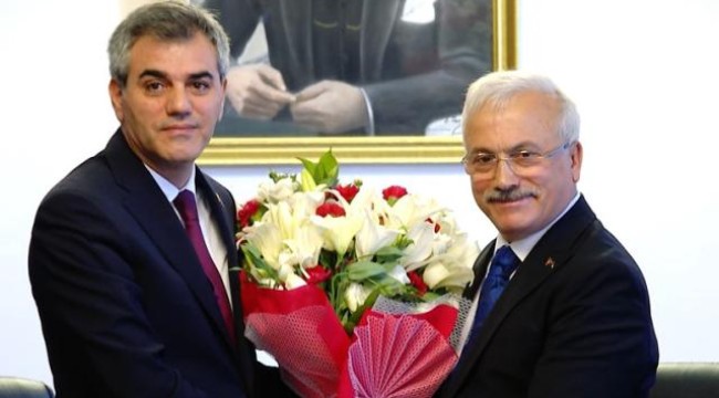 Meclis'te devir teslim: Yeni Genel Sekreter Talip Uzun görevini devraldı