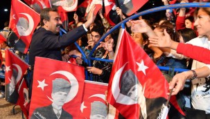 Çukurova Belediyesi'nin yaptığı organizasyonla hem 30 Ağustos Zafer Bayramı coşkuyla kutlanacak hem de 9'uncu toplu açılış töreni gerçekleştirilecek