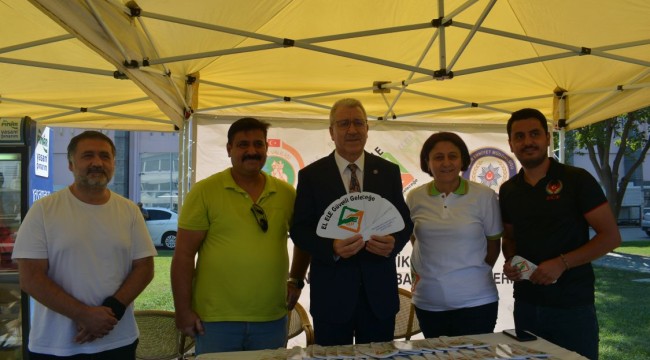 Ege Üniversitesi'de "El Ele Güvenli Geleceğe" standında aileler ve öğrenciler bilgilendirildi