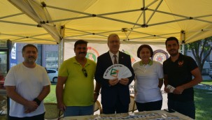 Ege Üniversitesi'de "El Ele Güvenli Geleceğe" standında aileler ve öğrenciler bilgilendirildi