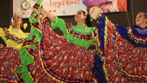 Halk Dansları Güzelbahçe'de Buluştu