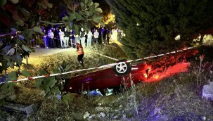 Manisa'da otomobil önce bisiklete ardından iki araca çarptı: 3 ölü