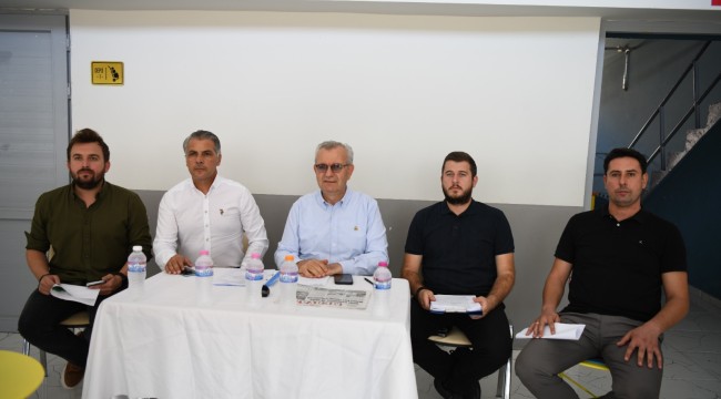 Mustafa Helvacıoğlu: "Kapalı spor salonuna ikinci kez zemin yapılmıyor"