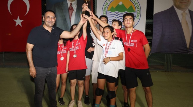 TOROSLAR BELEDİYESİNİN ZAFER KUPASINDA DOSTLUK KAZANDI