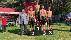 Yedi Madalya Çankırılı Güreşçilerin