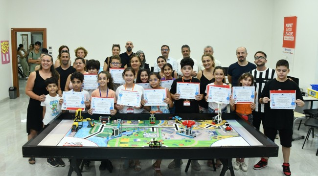 Yenişehir Belediyesinin robotik kodlama eğitimleri aileleri de çocukları da mutlu etti