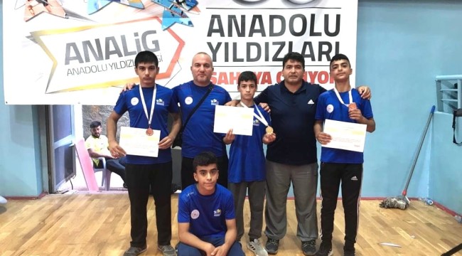 YUNUSEMRELİ GÜREŞÇİLER YOZGAT'TA MANİSA'NIN GURURU OLDU