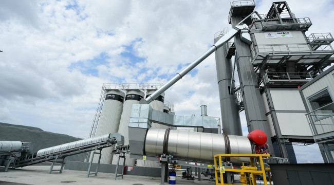 4 YIL ÖNCE İBB İHALELERİNE BİLE GİREMEYEN İSFALT, 4.0 TEKNOLOJİSİNE UYUMLU ASFALT ÜRETİM FABRİKASI AÇTI
