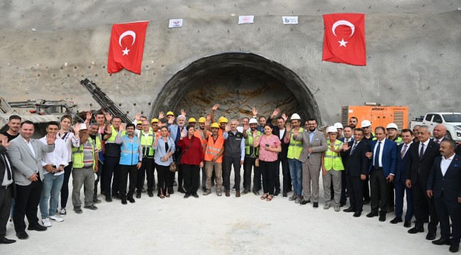 ANKARA-İZMİR HIZLI TREN HATTI 2027'DE HİZMETE GİRECEK