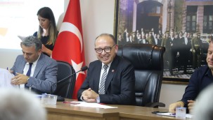 Başkan Çetin Akın: "EYT tazminatlarını birçok belediye mahkeme yoluyla çözmeye çalışırken biz üç ay gibi sürede borcumuzu ödedik"