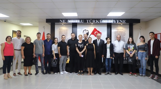 Başkan Çetin Akın LGS ve YKS'de Başarılı Olan TURBEM Öğrencilerini Ağırladı