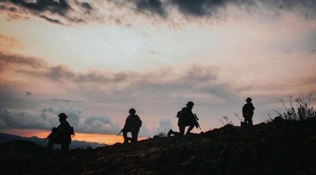 Diyarbakır'da PKK'lı terörist ikna yoluyla teslim oldu