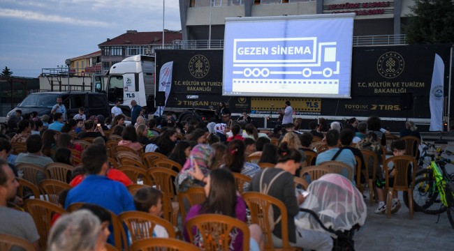 "Gezen Sinema" perdelerini açtı