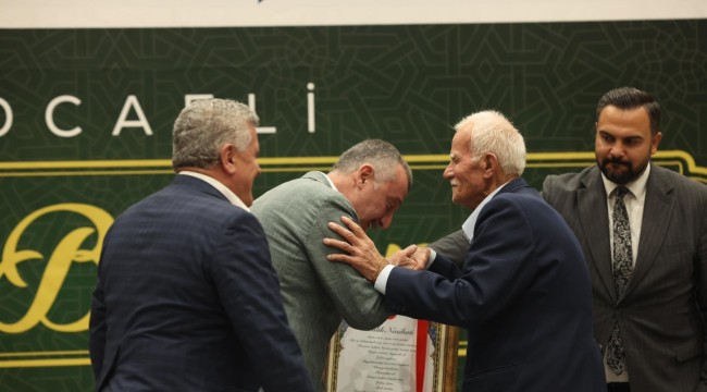 ''Halkın ve Hakk'ın rızasını gözetiyoruz''