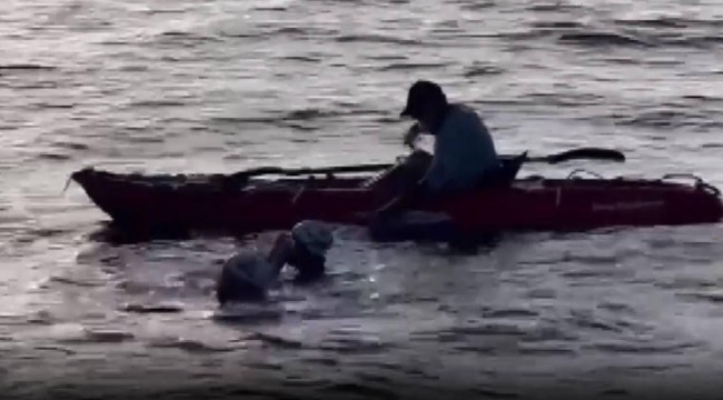 İki Türk sporcu, California'daki Catalina Kanalı'nı 13 saatte yüzerek geçti