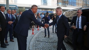 İSTANBUL VALİSİ DAVUT GÜL, ATAŞEHİR BELEDİYESİ'Nİ ZİYARET ETTİ