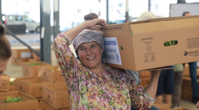 BELEDİYENİN YETİŞTİRDİĞİ FİDELER ÜRETİCİYLE BULUŞTU