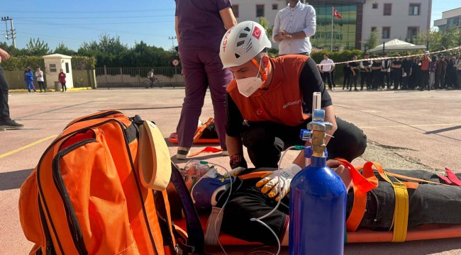 Buca'nın kahramanlarından çocuklara afet eğitimi