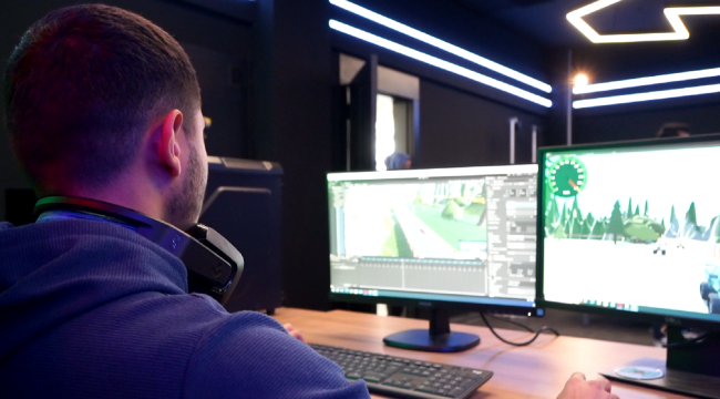 BÜYÜKŞEHİR'İN YAZILIM EĞİTİMLERİNDE BAŞARILI OLAN ÖĞRENCİLER, İSTİHDAM EDİLDİ!