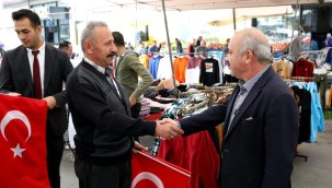 Çankırı'da 2023 Adet Türk Bayrağı Vatandaşa Dağıtıldı