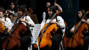 ÇOCUK SENFONİ ORKESTRASI BODRUM'DA SEYİRCİYLE BULUŞTU