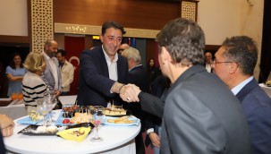 CUMHURİYET'İN 100. YILINDA BANDIRMA'YA İZ BIRAKAN KIYMETLİ İSİMLERE VEFA GECESİ