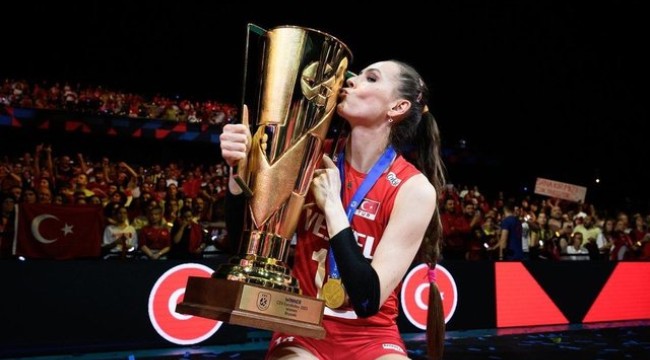 Milli Sporcu Eda Erdem'in ismi Göcek'teki evinin sokağına verildi