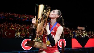 Milli Sporcu Eda Erdem'in ismi Göcek'teki evinin sokağına verildi