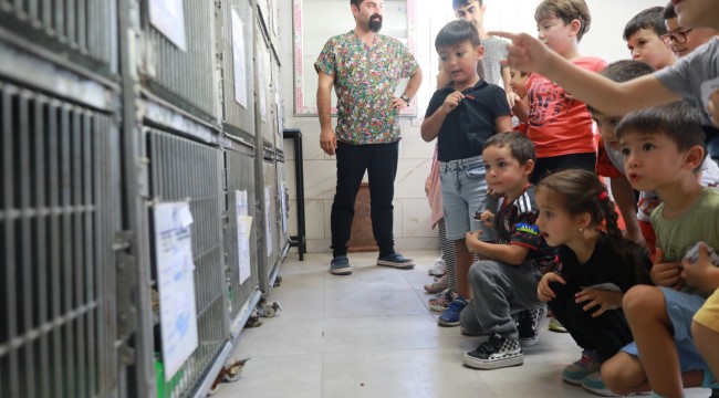 ÖĞRENCİLERDEN BAKIMEVİ ZİYARETİ