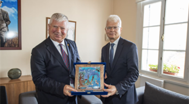 Özuslu: "Bütün dünyada ihtiyacımız olan şey barış"