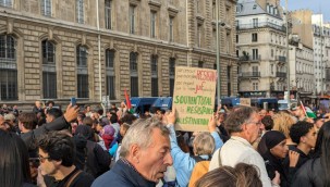 Paris'te Filistin'e destek gösterisine tazyikli suyla müdahale edildi
