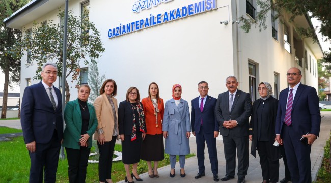 BAKAN GÖKTAŞ, BÜYÜKŞEHİR BELEDİYESİ'NİN SOSYAL PROJELERİNİ BAŞARILI BULDU