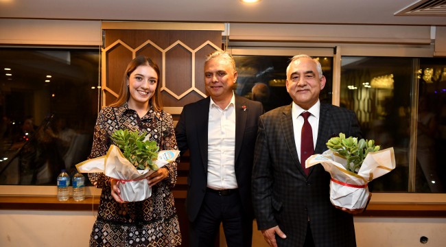 Başkan Uysal, 'Türkiye'miz için kurduğumuz hayaller gerçek olsun'