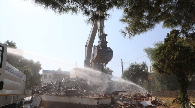 BODRUM'DA KAÇAK YAPILAŞMA İLE MÜCADELE SÜRÜYOR