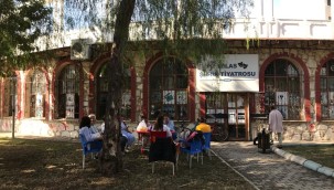 DRAMA KURSU HEM ÇOCUKLARI HEM ANNE BABALARI MUTLU EDİYOR