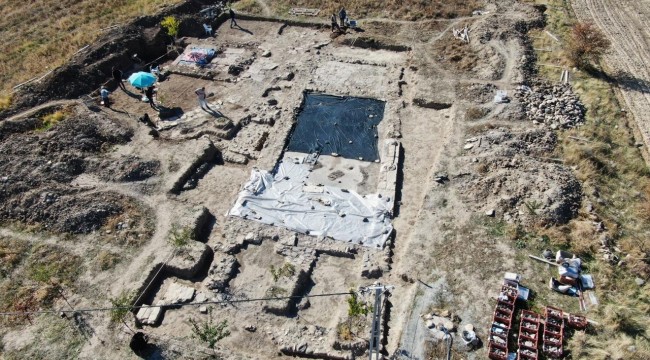 Elazığ'da tarlada Roma dönemine ait mozaik bulundu