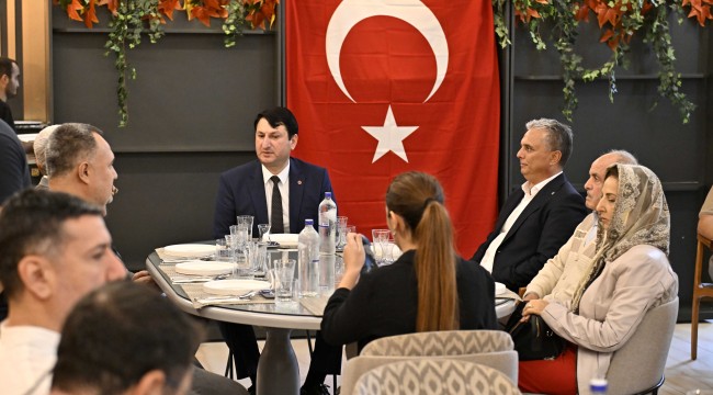 Uysal, 'Dünyaya örnek olmak zorundayız'