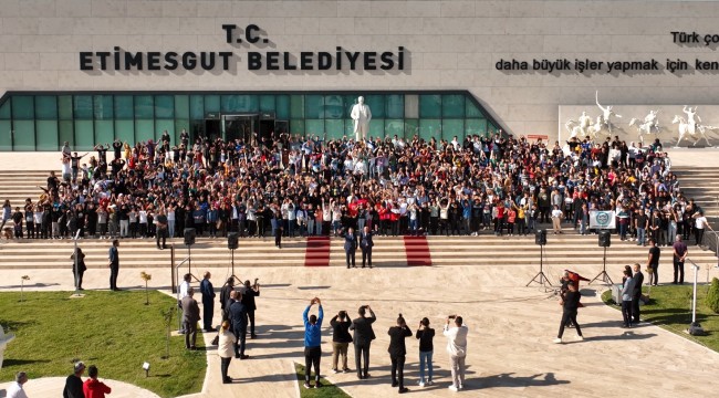 YÖRÜK ÇOCUKLAR MÜZEDE ANITKABİR VE TÜRK TARİH ​​​​​​​MÜZESİNİ ZİYARET ETTİLER