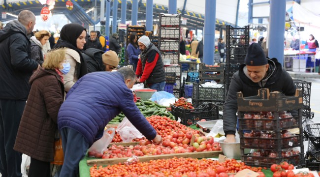 FATİH MAHALLESİ YENİ VE MODERN PAZAR ALANINA KAVUŞTU