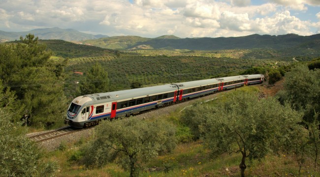 'GÖLLER EKSPRESİ' İZMİR İLE ISPARTA ARASINDA GÜNDÜZ SEFERLERİNE BAŞLIYOR