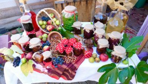 YÖRESEL ÜRÜNLER PAZARLARI İLGİ GÖRÜYOR